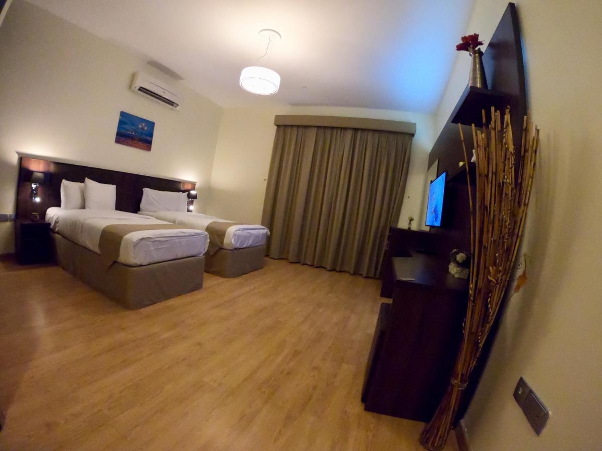Weekend Hotel & Apartments Muskat Eksteriør bilde