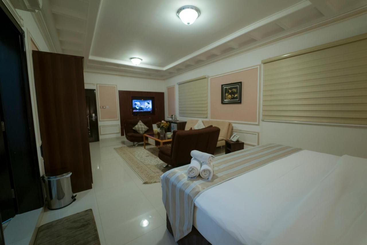 Weekend Hotel & Apartments Muskat Eksteriør bilde